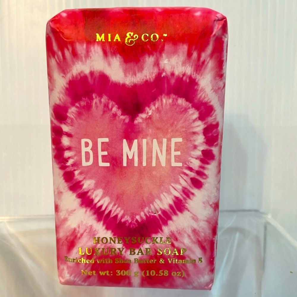 NWT Mia & Co Valentine 💘 Honeysuckle Luxury Bar Soap Shea Butter Large 10.58 Oz